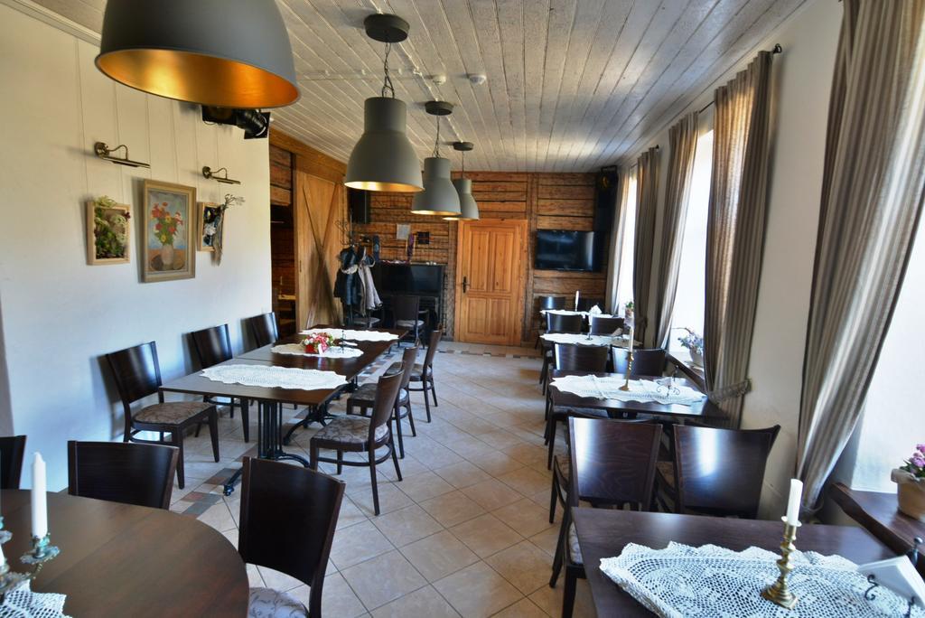 Pilsbergu Krogs Jurkalne Esterno foto