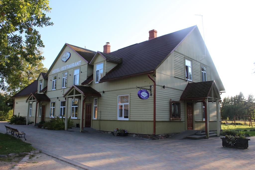 Pilsbergu Krogs Jurkalne Esterno foto