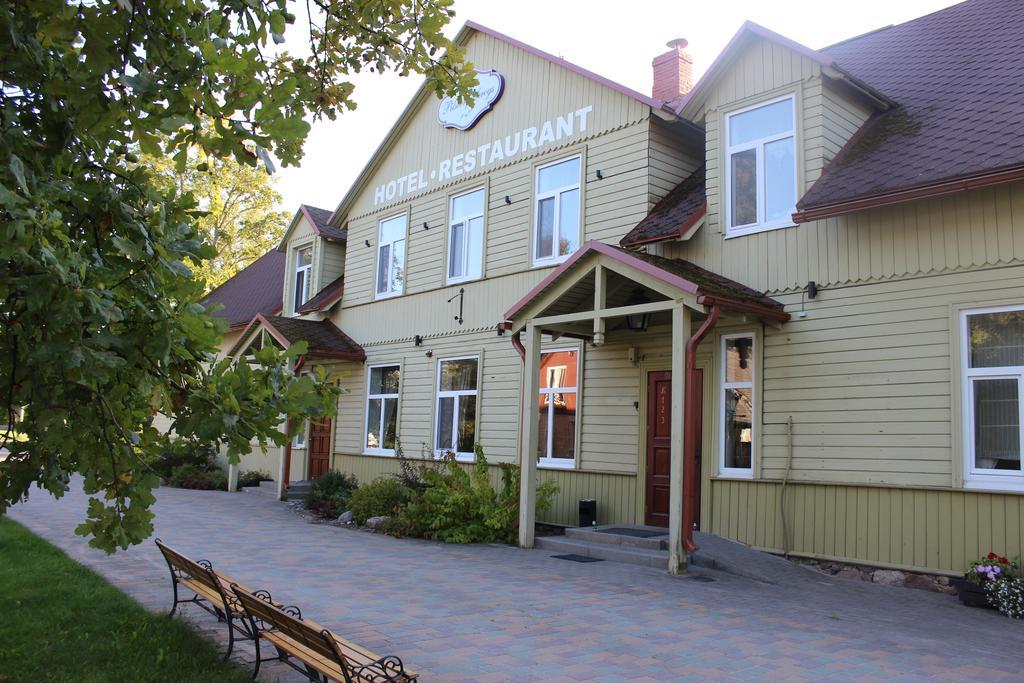 Pilsbergu Krogs Jurkalne Esterno foto
