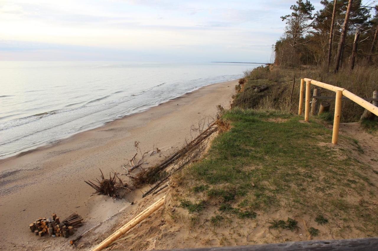 Pilsbergu Krogs Jurkalne Esterno foto